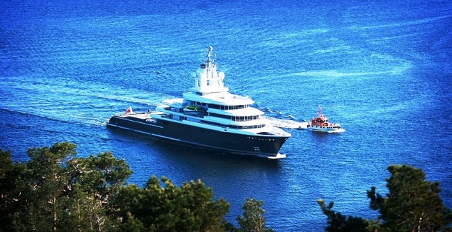 Superyacht Luna in Kristiansand early 2010