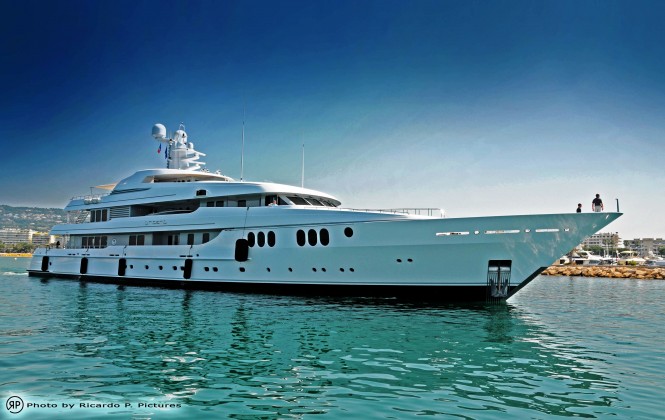 Yacht Trident in Cannes - Photography by Ric Pilguj