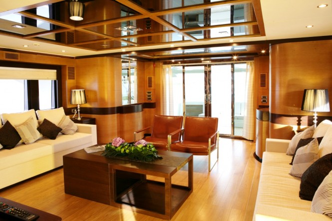 IAG127 Superyacht PRIMADONNA Salon - Photo Credit IAG Yachts