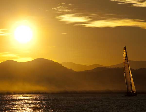 Maxi Sailing yacht Wild Oats XI, south of Fingal Head - Photo Credit Andrea Francolini