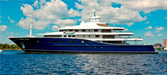 The Derecktor superyacht Cakewalk