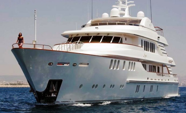 Yacht Mystic Underway