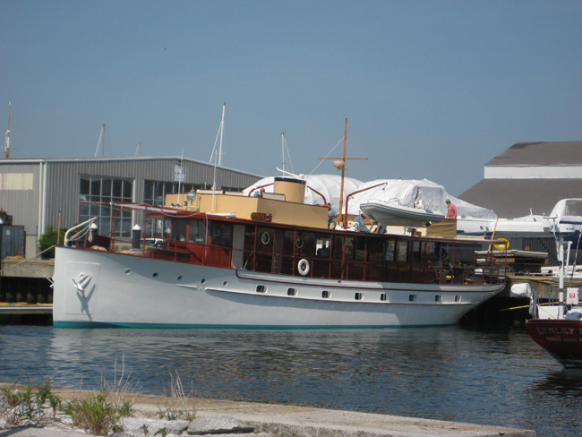 Motor yacht Enticer by Trumpy. Photo Credit Seakeeper