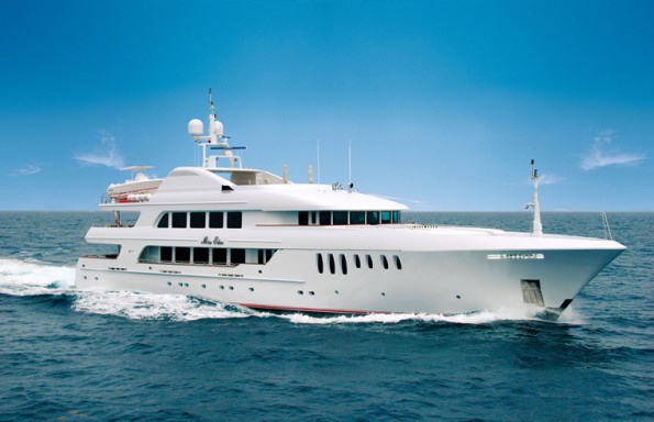 Superyacht Mia Elise by Trinity Yachts