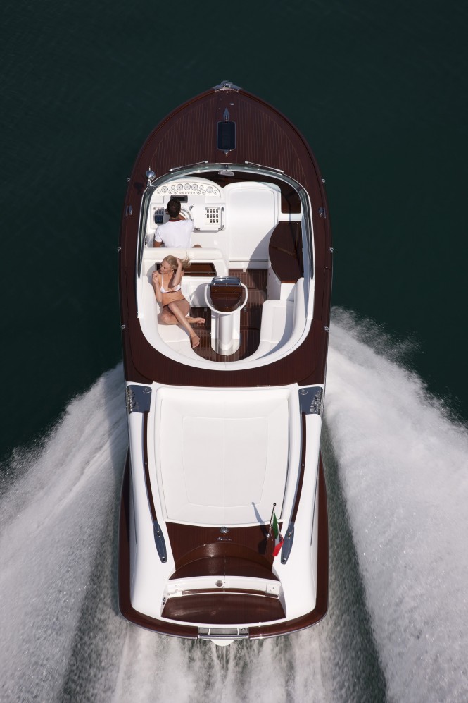 Riva’s Aquariva Gucci Tender from Above