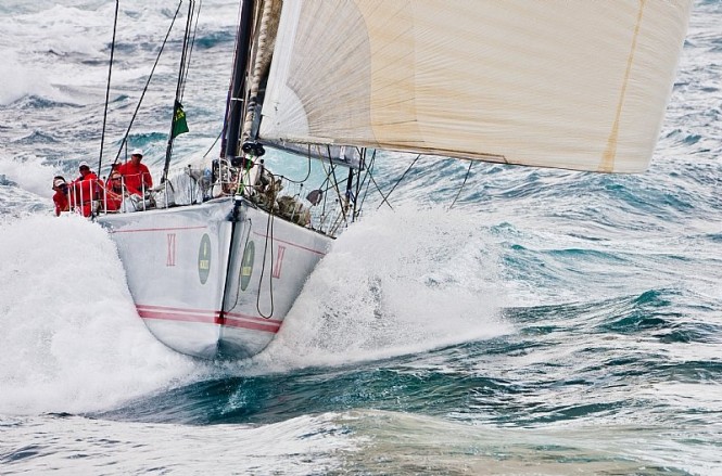 Wild Oats XI - The Start - Sydney Hobart Yacht Race 2010 - Photo credit Rolex - Carlo Borlenghi