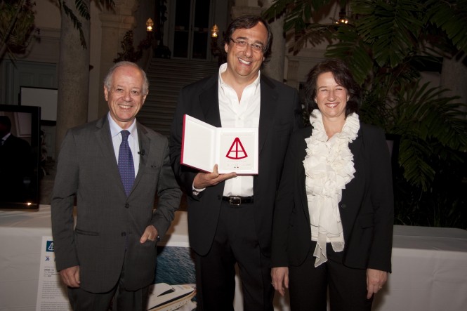 Massimo Perotti, President Sanlorenzo Spa receiving the Nautical Design Award 2011 in Miami