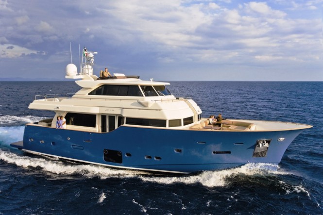 Mochi Craft Long Range 23 Motor Yacht.