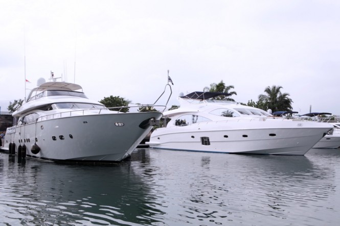 2011 Singapore Yacht Show - Boats in the Marina