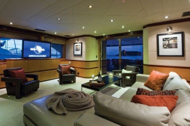Motor Yacht CHOSEN ONE movies