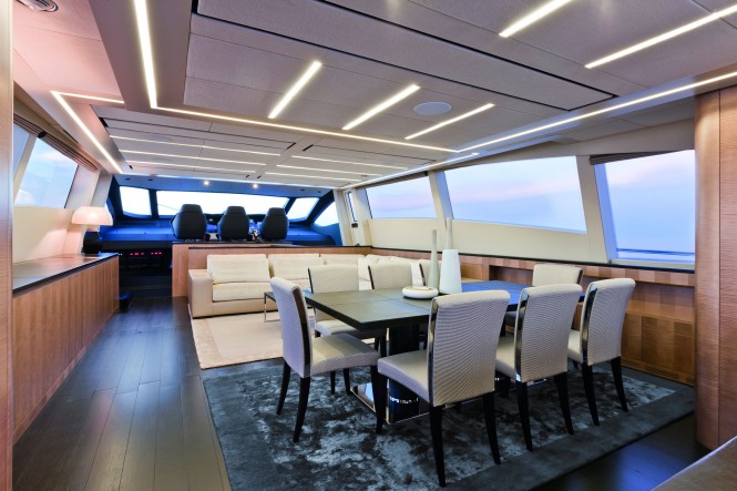 Pershing 108 superyacht saloon