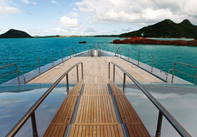 Yacht Exuma - The Bow