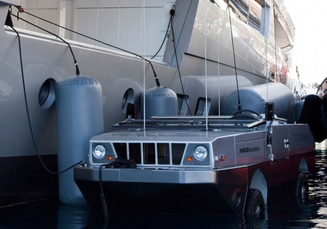 Yacht Exuma - amphibous water toy tender