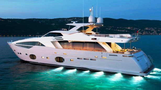 Custom Line 100 series motoryacht – the CL100 by Customline 