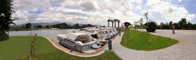 Sanlorenzo installs new Marina travel lift for fibreglass planning hulls from 62 to 108'