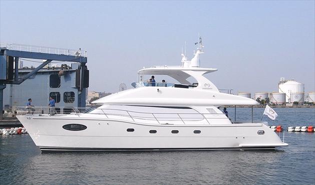 The First Horizon PC58 yacht launched – A 58ft power catamaran by Horizon Group