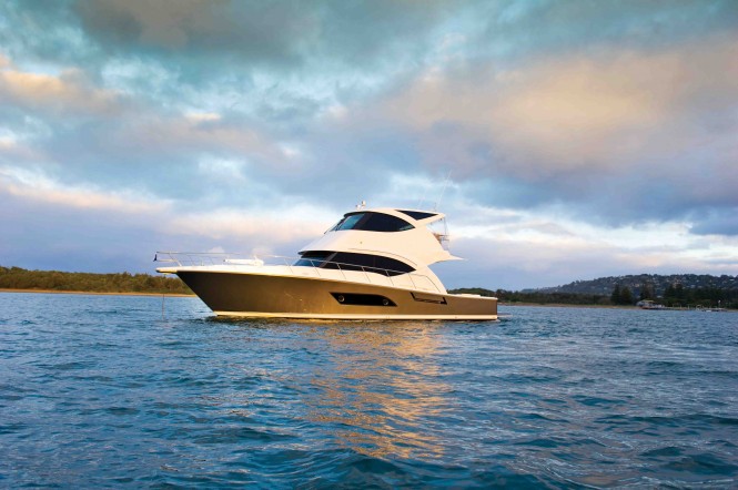 The crisp salty breeze is a refreshing reminder that you have dropped anchor in total isolation on board the 53 Enclosed Flybridge