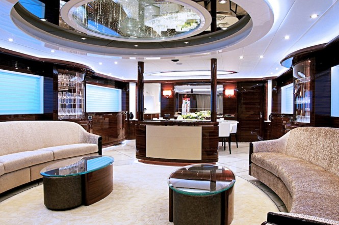 Superyacht Lady Gaga Salon