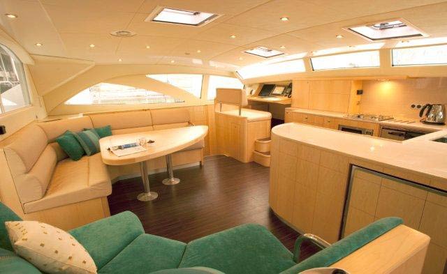 Discovery 50 superyacht´s luxury interior
