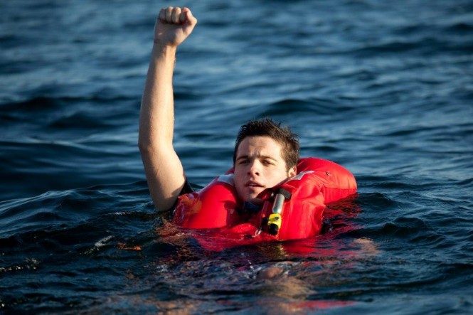 In water Creeky in yoke