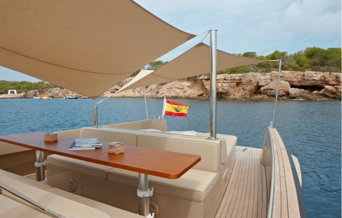 Alen tender´s exterior - Photo: N. Claris