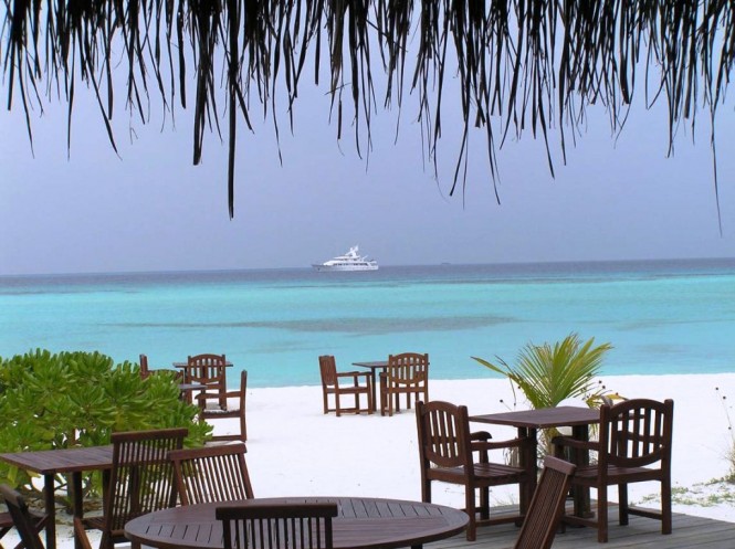 Feadship motor yacht Jana available for charter in the Maldives!