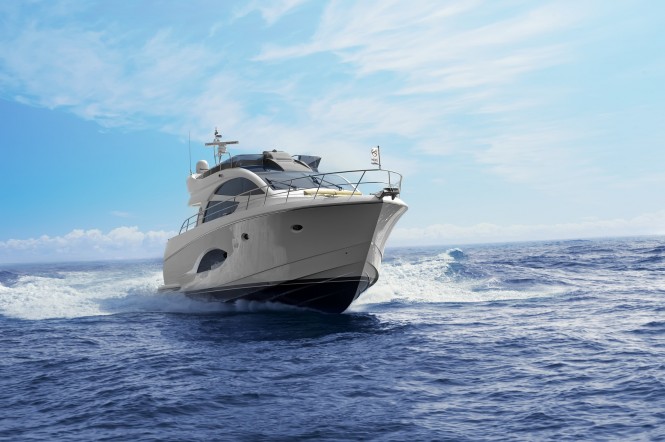 Horizon E54 Superyacht - frontview