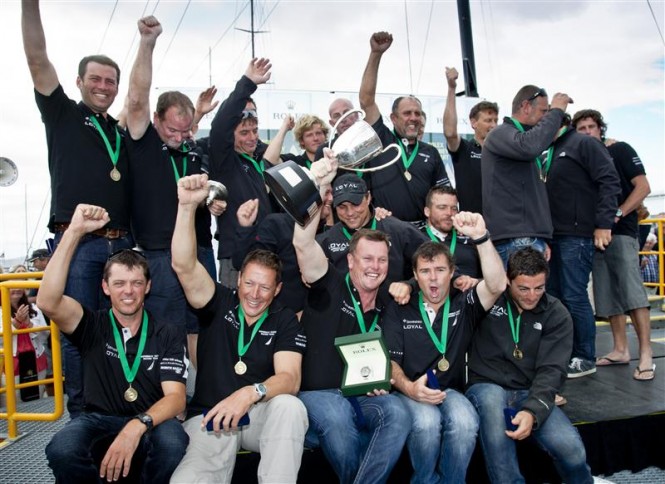 Line Honours Winner INVESTEC LOYALs crew Photo D. Forster