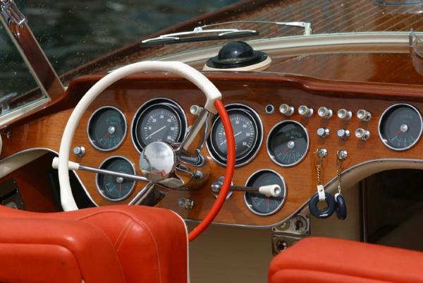 RIVA Aquarama yacht´s dashboard