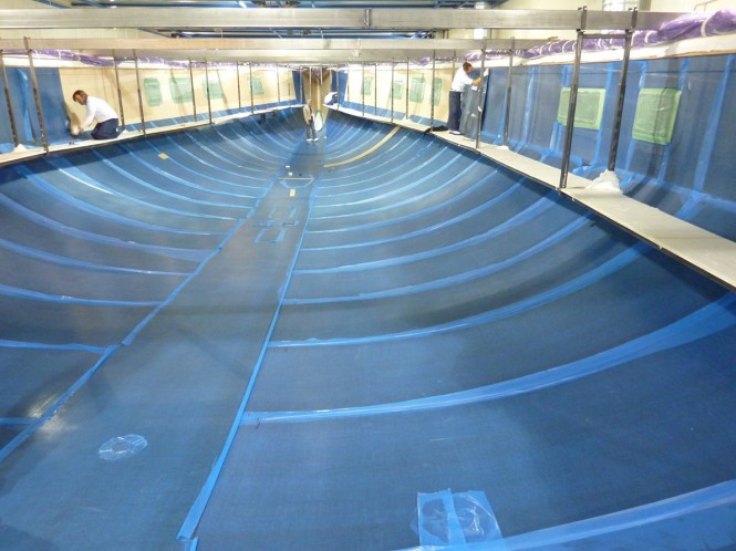 Works on the 30.48m sailing yacht Maxi Dolphin FC 100 underway