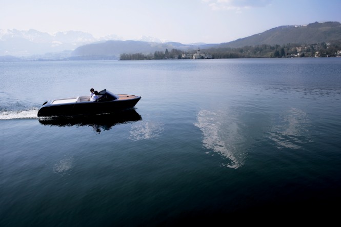Frauscher 600 Riviera Yacht - side view