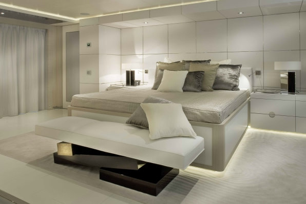 Luxury motor yacht Darlings Danama by CRN