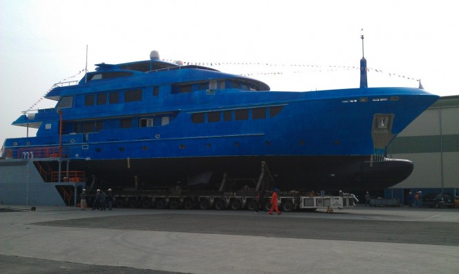 The transport of the Horizon super yacht EP148