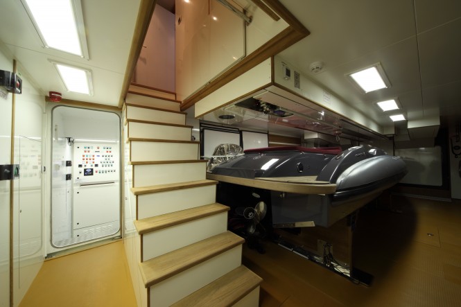 Yacht tender garage on Navetta 43 motor yacht Lady Trudy