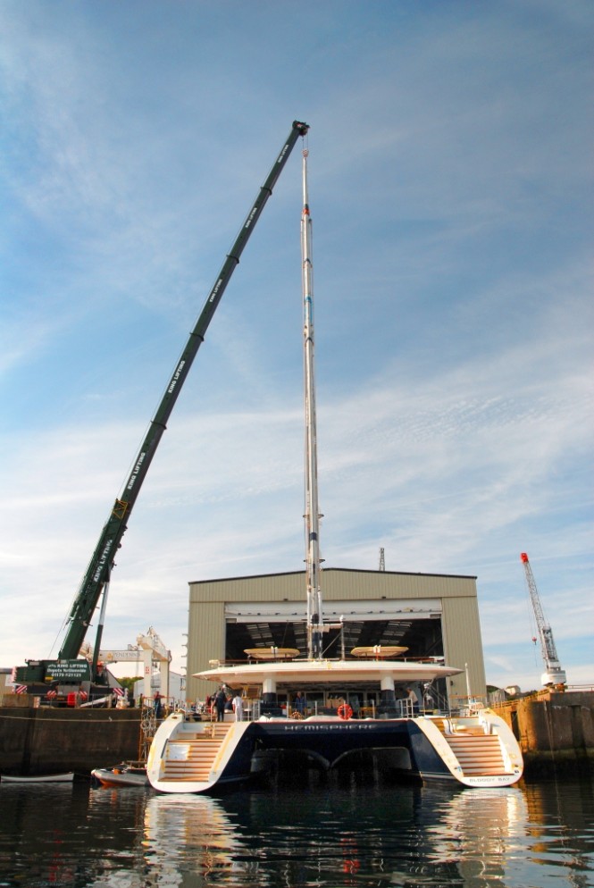 Hemisphere yacht mast stepping - Credit Pendennis