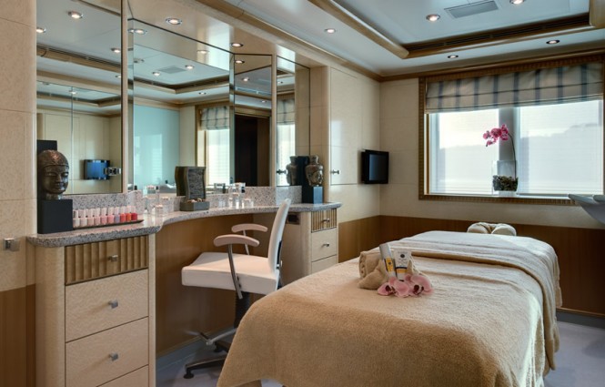 Motor Yacht Pegasus V - Beauty Parlour 