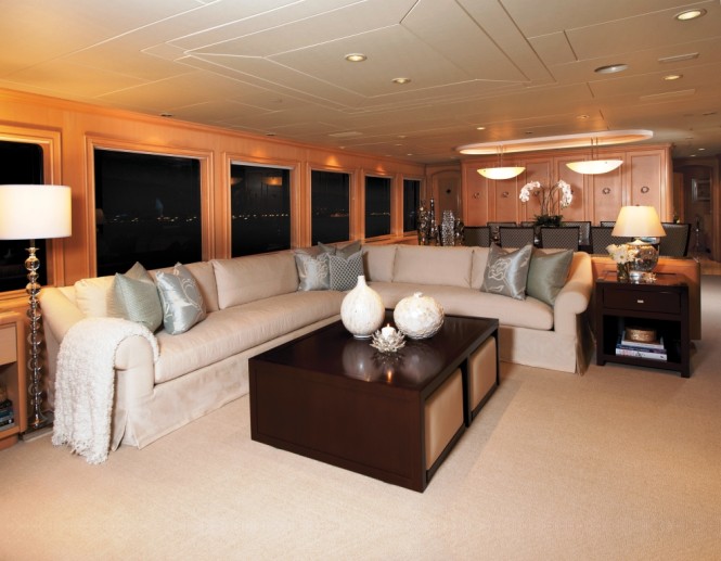 Motor yacht FIRST DRAW -  Main Salon after refit