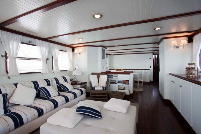 Motor yacht MARHABA - Main Salon