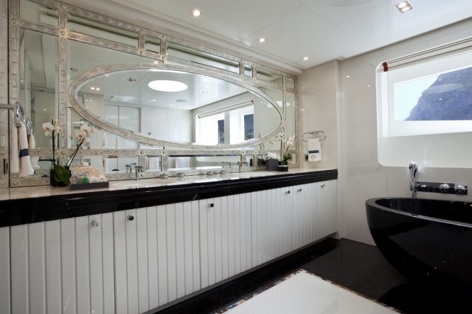Opulent Owner's Bathroom - Superyacht Quinta Essentia