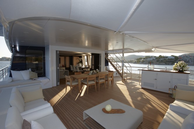 The luxury motor yacht Helix Exterior