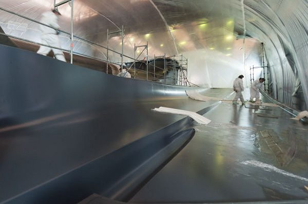 Works in progress on the sailing yacht 60 Sunreef Power and Sunreef 82 Double Deck superyacht