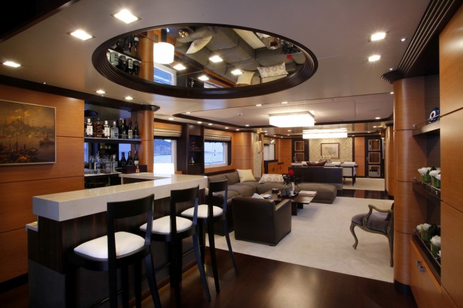 Serenity II superyacht -  Salon and Bar