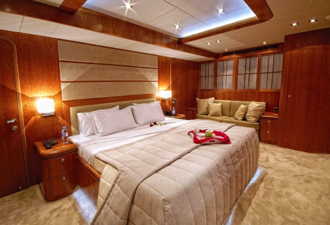 ANNABEL II Yacht -  Master Turndown