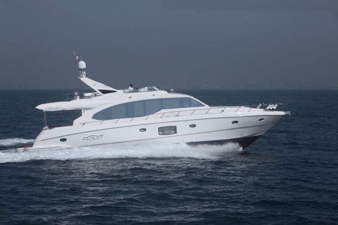 Majesty 70 Yacht running