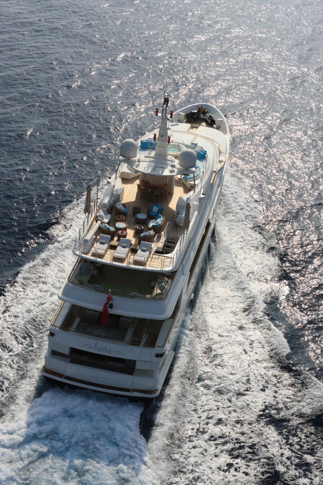 Motor Yacht HANA from above