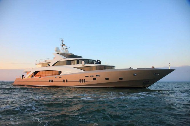 Motor yacht LA PELLEGRINA launched – the 1st 5000 FLY COUACH superyacht