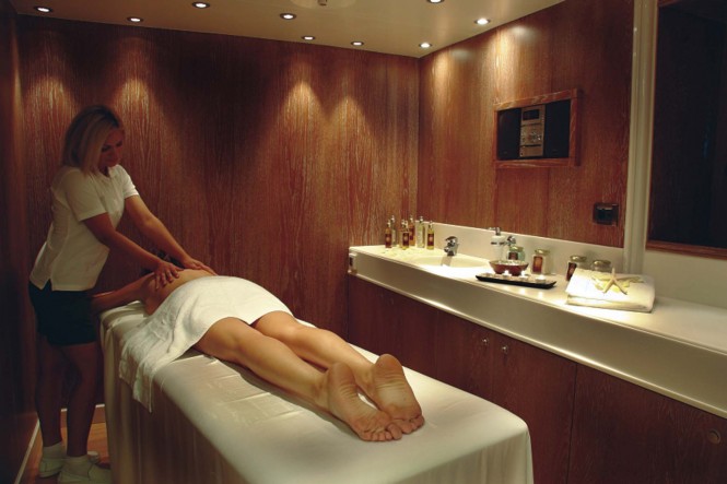 Motor yacht RM ELEGANT - MASSAGE