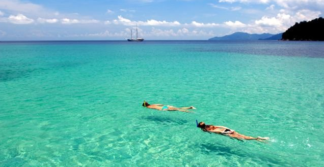 Relax and enjoy the surroundings while chartering sailing yacht RAJA LAUT