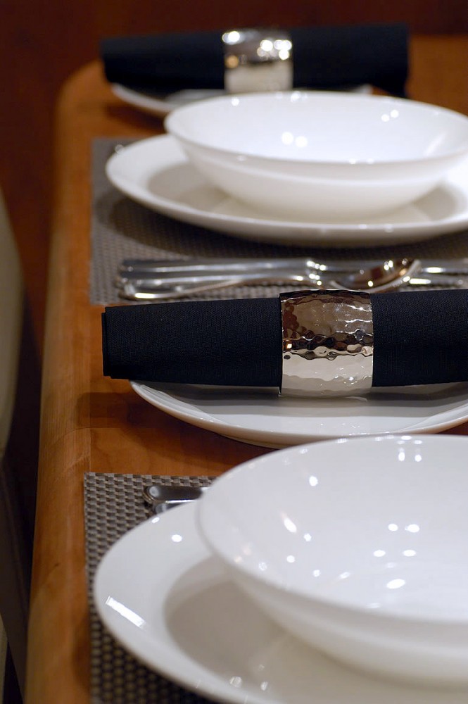 Superyacht Annabel II - Table detail