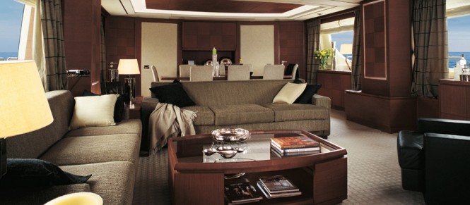 31m superyacht Azimut Grande 105 Main Saloon